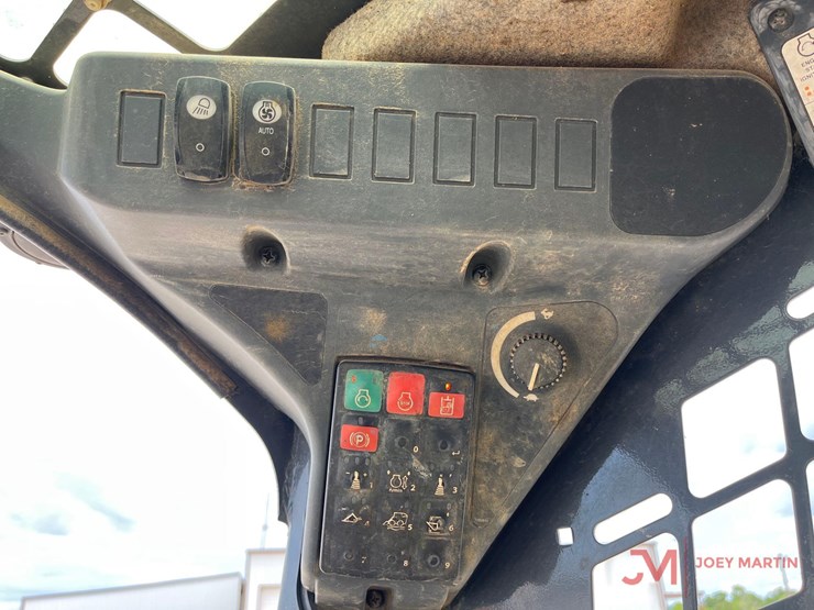 2023-deere-331g-image-14
