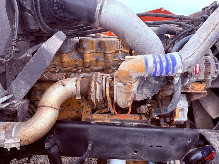 1996-freightliner-fld120-image-33