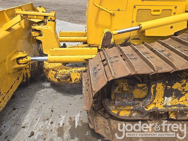 2024-komatsu-d61px-24-image-24