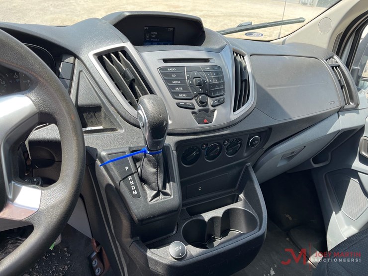 2019-ford-transit-image-17