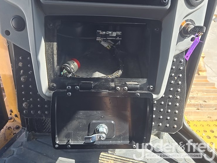 2019-caterpillar-d6t-lgp-image-60