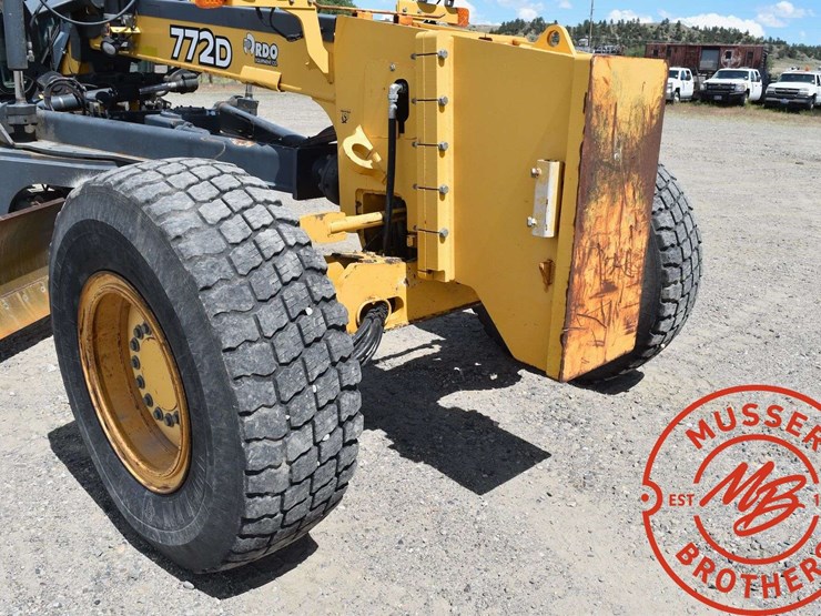 2008-deere-772d-image-20