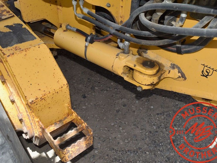 2008-deere-772d-image-66