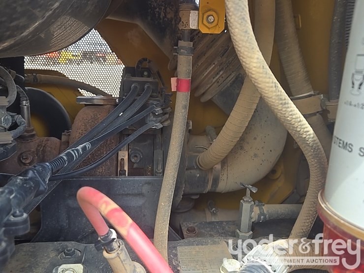 2024-komatsu-d61px-24-image-44