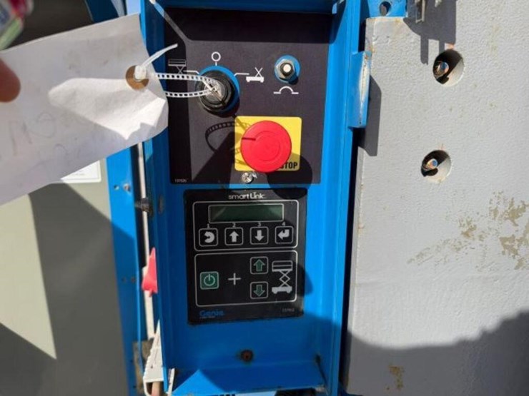 2015-genie-gr-20-electric-personnel-lift-gr1539528-image-14