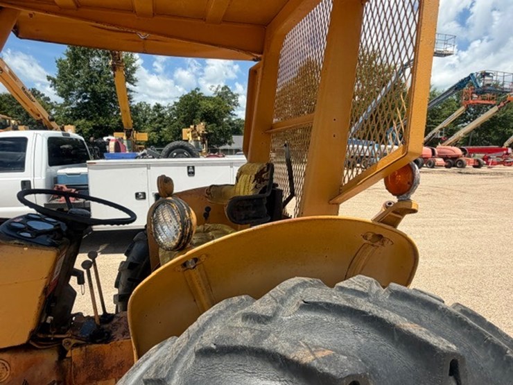 john-deere-302-image-10