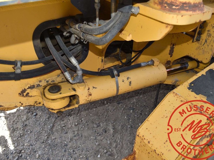 2008-deere-772d-image-65