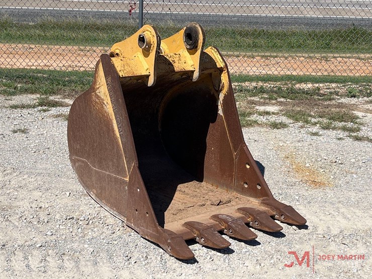 2019-john-deere-36-image-1