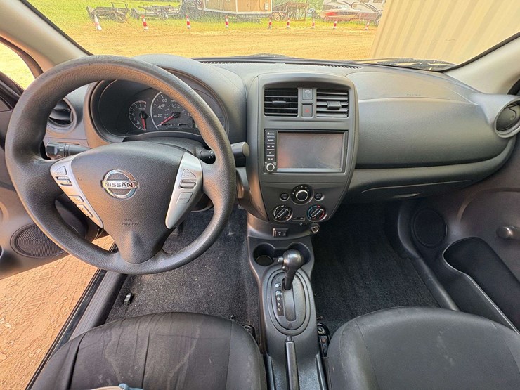 2019-nissan-versa-sedan-s-plus-(121,518-miles)-image-14