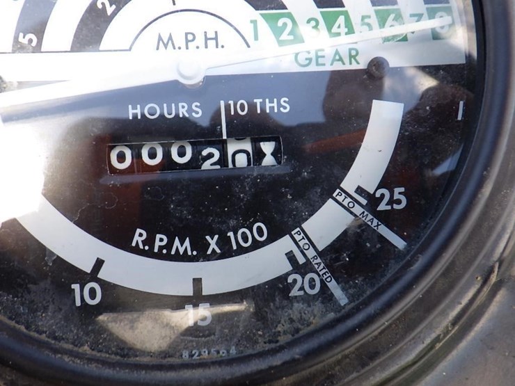 john-deere-2040-image-13