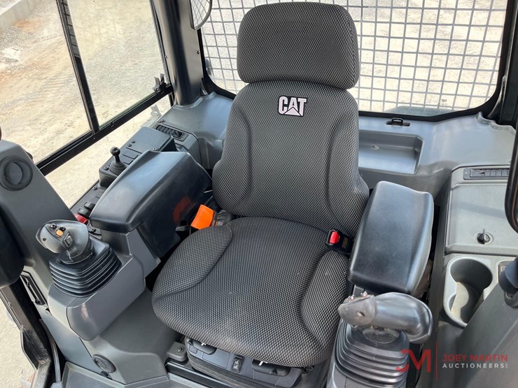 2022-caterpillar-d3-image-15