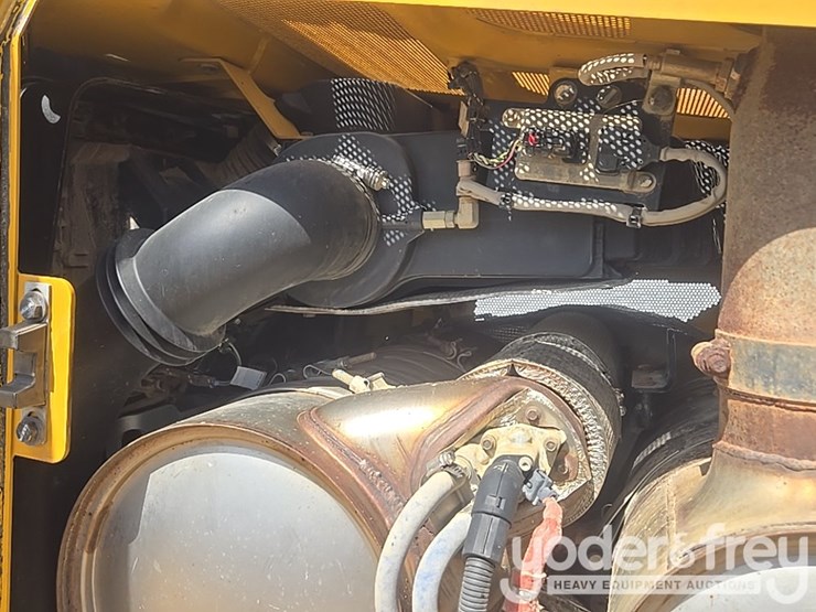 2019-caterpillar-d6t-lgp-image-41