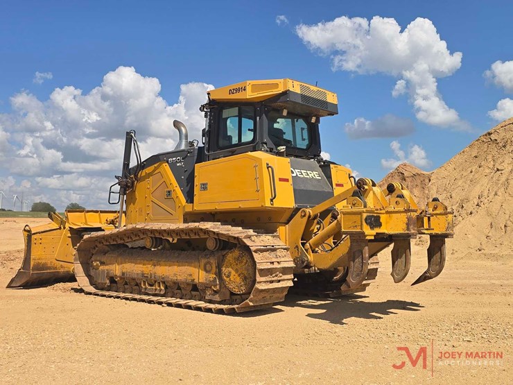 2020-deere-850l-wlt-image-21
