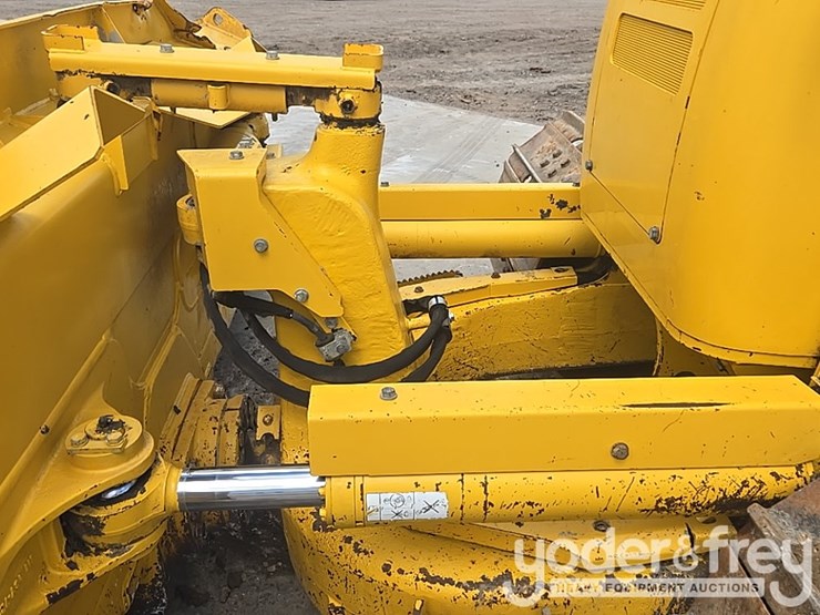 2021-komatsu-d61pxi-24-image-24