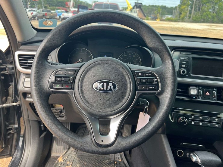 2016-kia-optima-4-door-sedan-(166,343-miles)-image-12