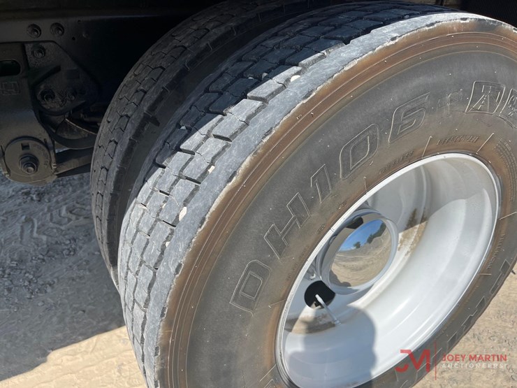 hino-338-image-8