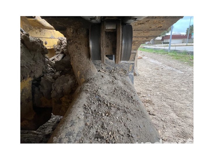 2022-komatsu-d61px-24-image-18