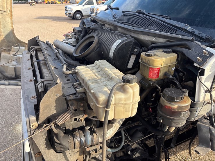 #129-•-2005-chevy-c5500-image-12