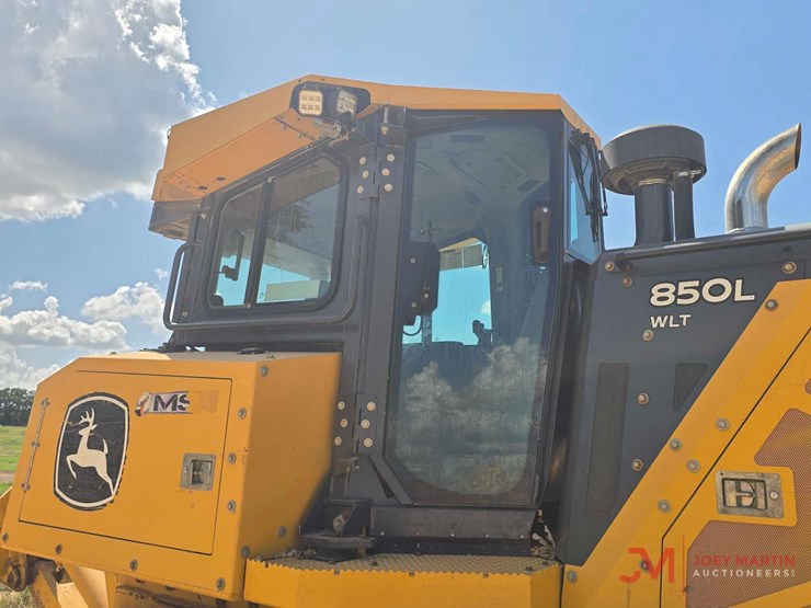 2020-deere-850l-wlt-image-11