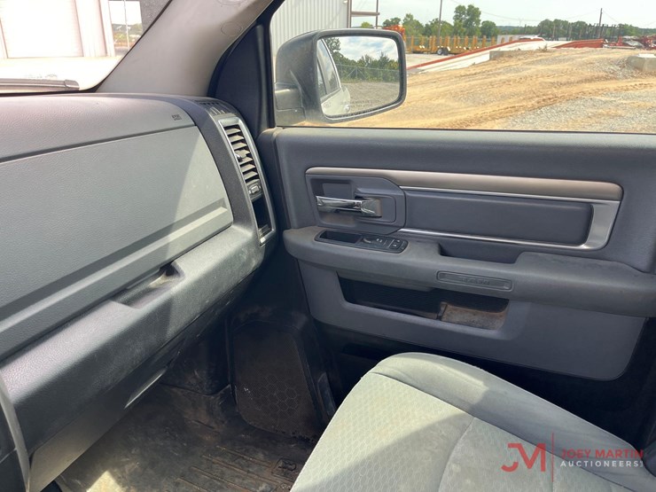 2016-dodge-2500-image-24