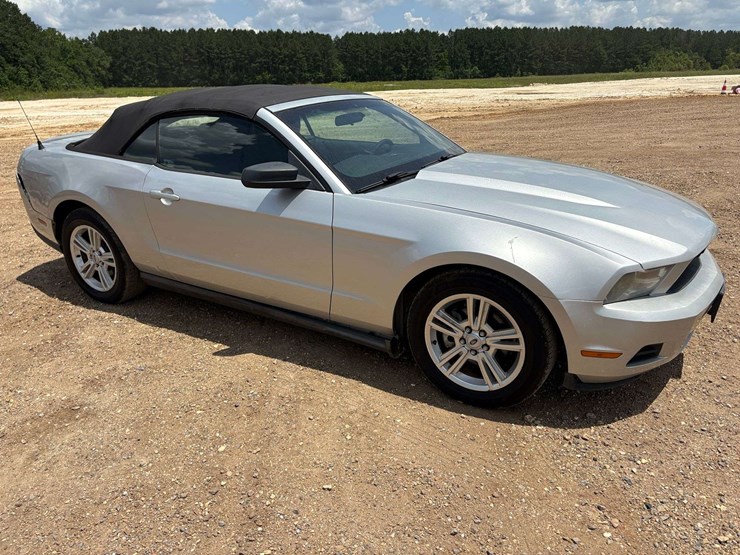2010-ford-mustang-2-door-convertible-(117,578-miles)-image-5