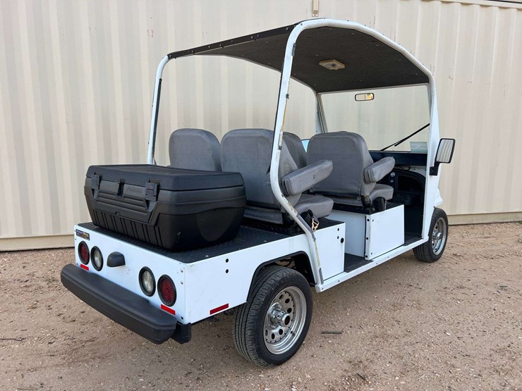 2012-columbia-6-seat-summit-golf-cart-(-875.8-hours)-image-3