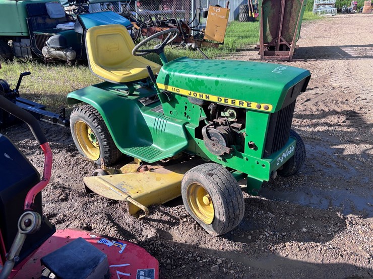 john-deere-la-image-1