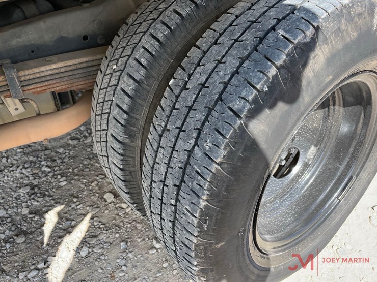 2012-ford-e450-image-8