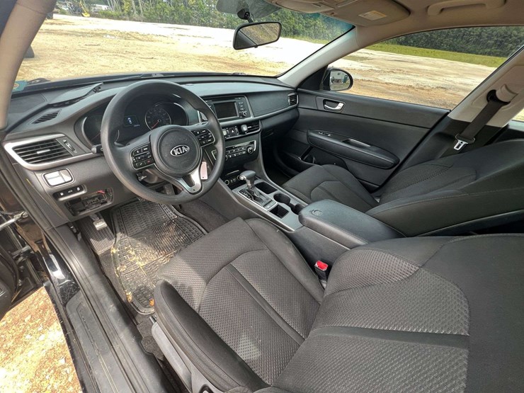 2016-kia-optima-4-door-sedan-(166,343-miles)-image-11