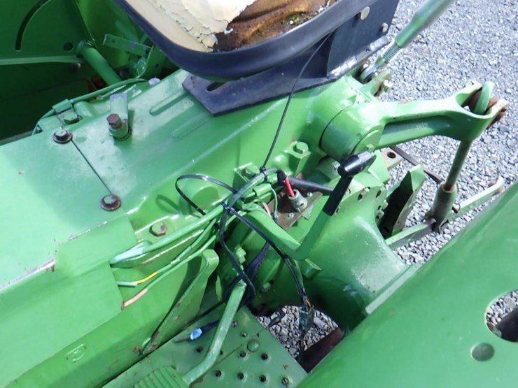 john-deere-2040-image-15