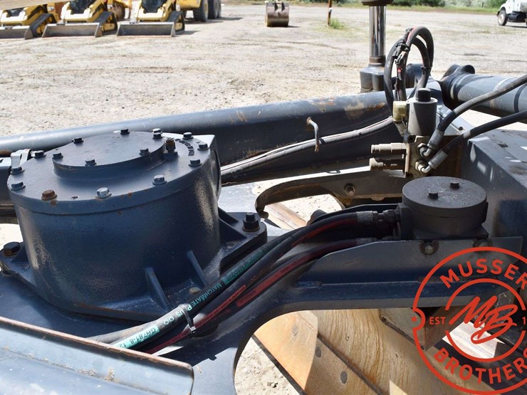 2008-deere-772d-image-37