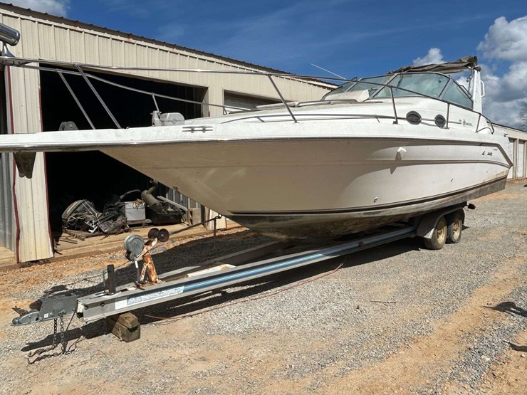 sea-ray-290-sundancer-cuddy-cabin-boat-image-1