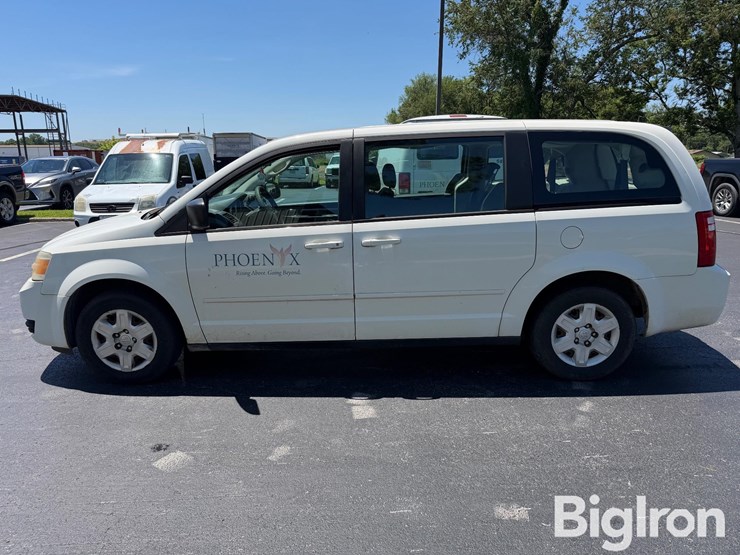 2010-dodge-grand-caravan-se-image-8