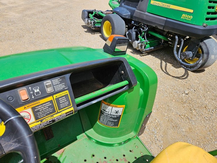 2014-john-deere-gator-image-29