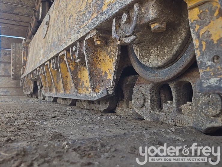 2021-komatsu-d61pxi-24-image-16