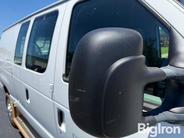 2013-ford-cargo-image-18