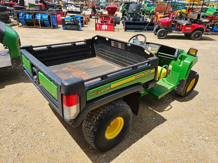2014-john-deere-gator-image-5