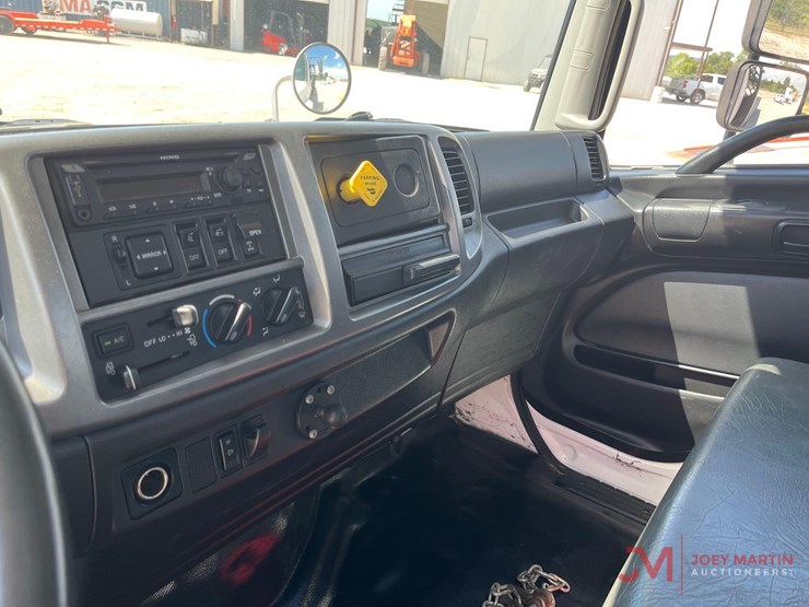 hino-338-image-24
