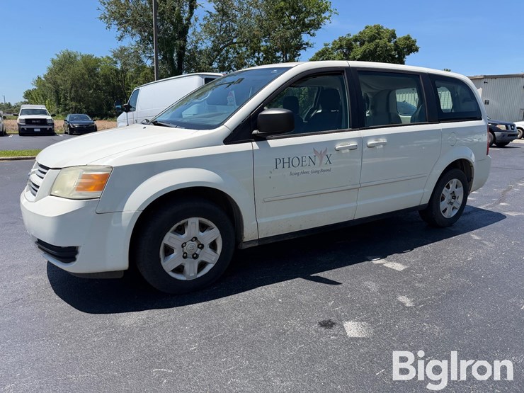 2010-dodge-grand-caravan-se-image-1