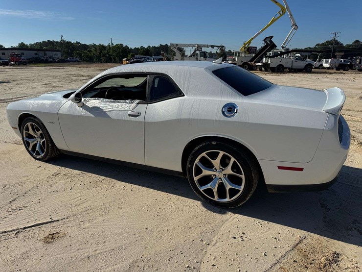 2015-dodge-challenger-r/t-hemi-2d-coupe---193,876-miles-image-4