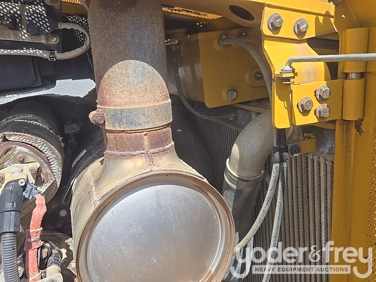 2019-caterpillar-d6t-lgp-image-44