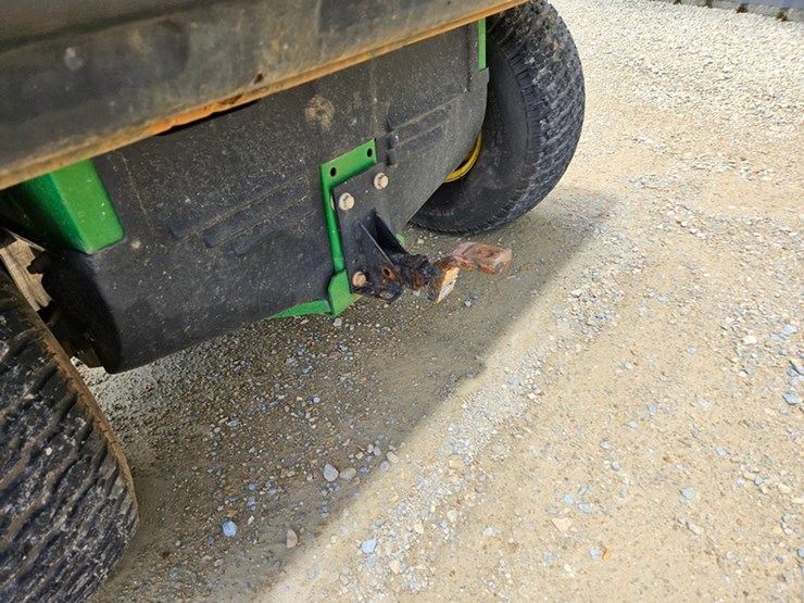 2011-john-deere-gator-image-16