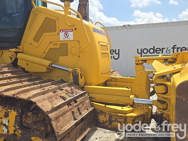 2024-komatsu-d61px-24-image-27