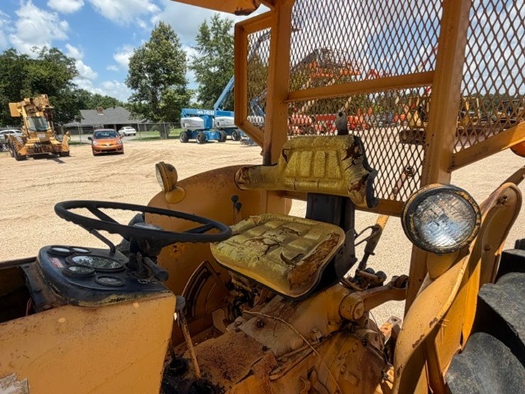 john-deere-302-image-13