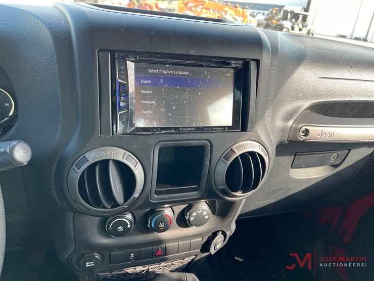 2012-jeep-wrangler-sport-image-21