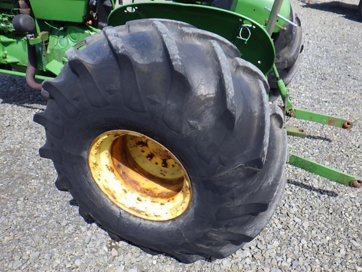 john-deere-2040-image-22
