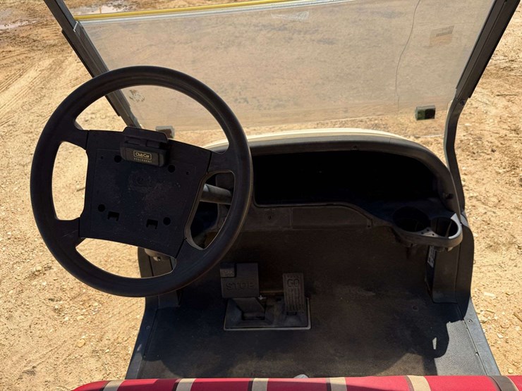 club-car-gas-golf-cart-image-7