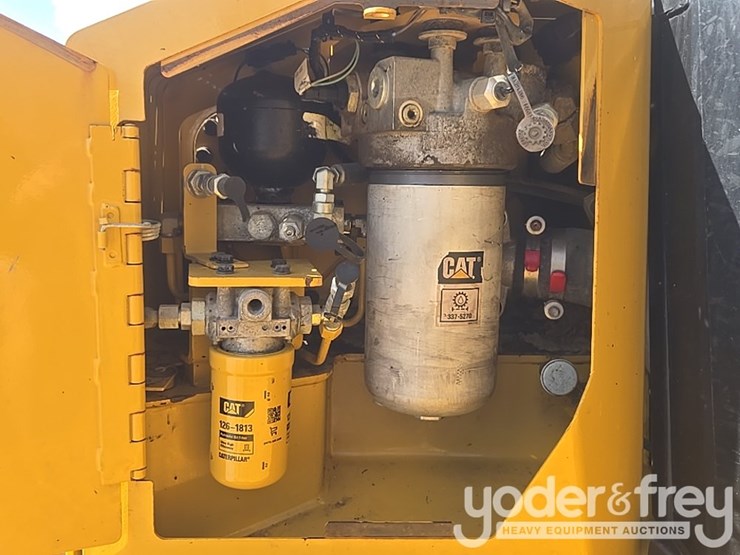 2019-caterpillar-d6t-lgp-image-31