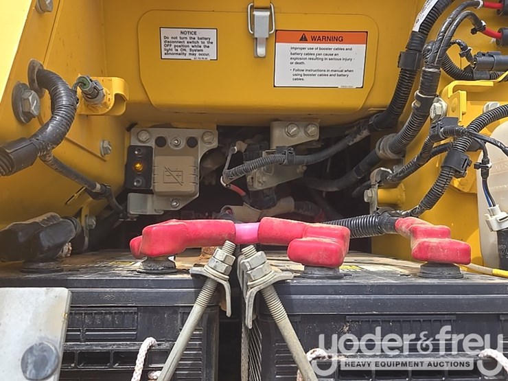 2024-komatsu-d61px-24-image-32