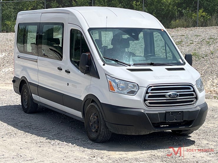 2019-ford-transit-image-1